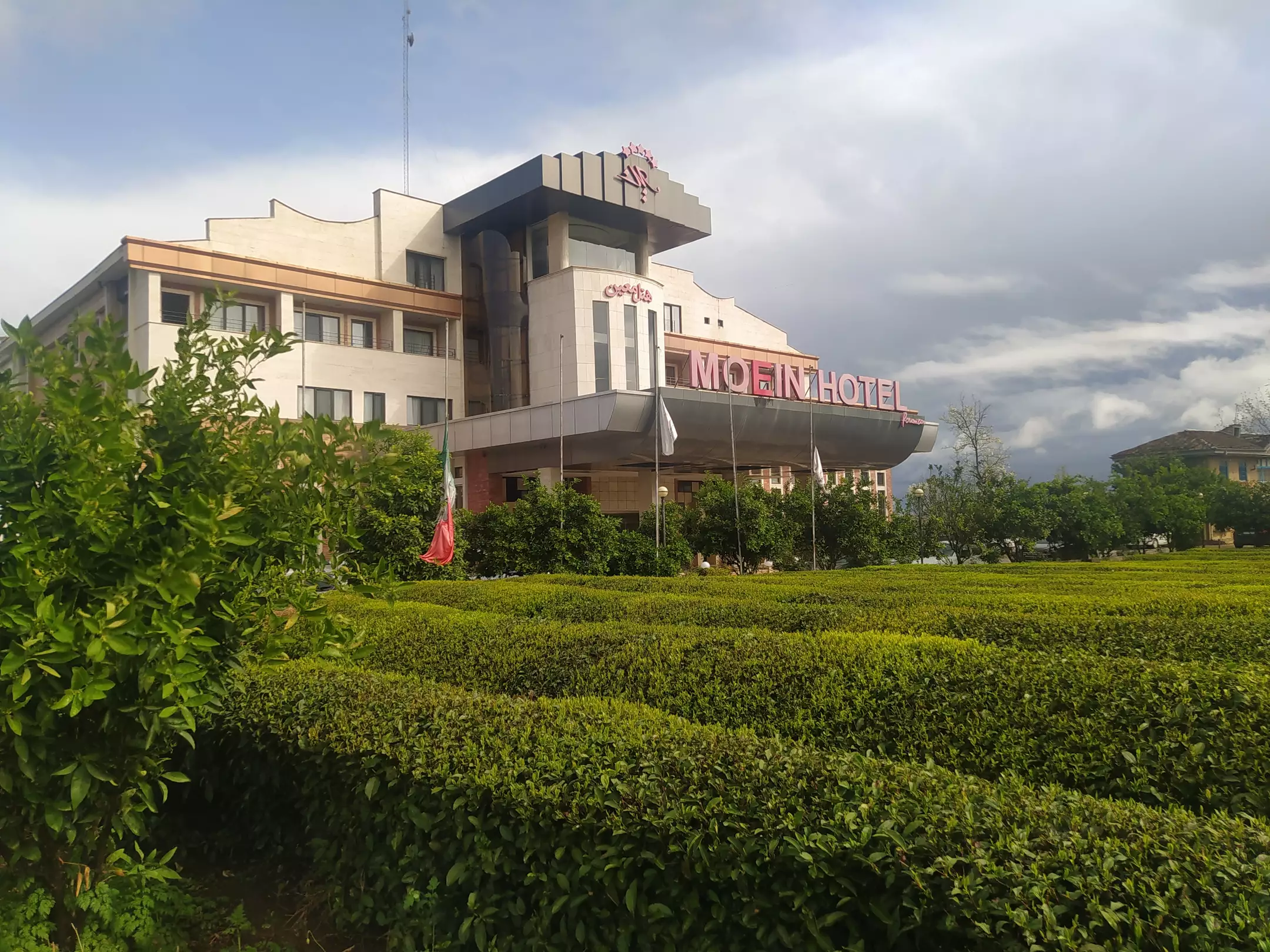 Alibaba https://cdn.alibaba.ir/ostorage/hotel-accommodation-images/67052dbf299de7a7748d27f6_0248478c-9e6a-411c-a0bf-efbb26a874ae_Moein Fuman (16).webp